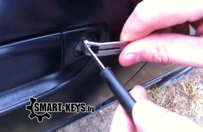 Вскрытие автомобиля ауди (Audi) в Минске