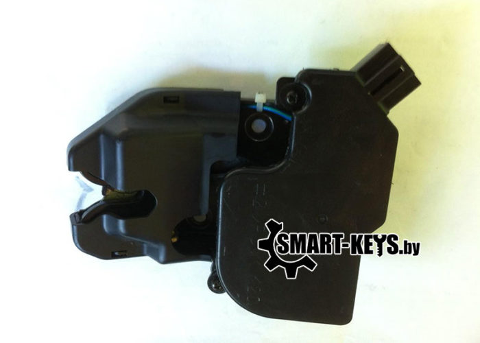 Ремонт замка багажника автомобиля Хонда Аккорд 2004г. в Минске